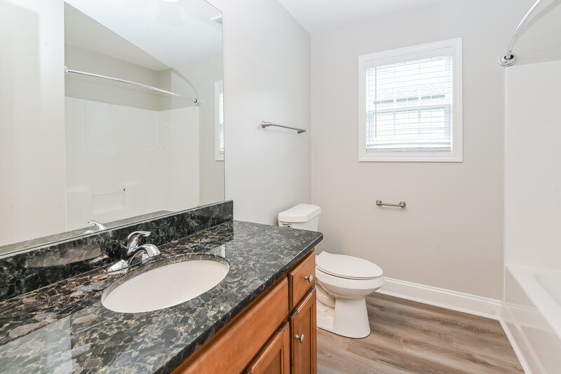 1,775/Mo, 240 Cabarrus Ave E Concord, NC 28025 Main Bathroom View