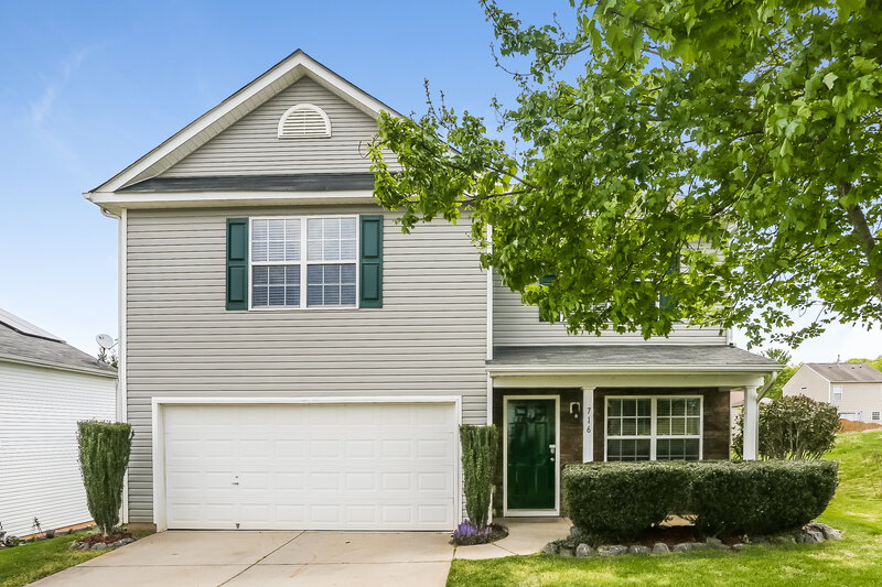 1,920/Mo, 716 Overlook Rd Lowell, NC 28098 External View