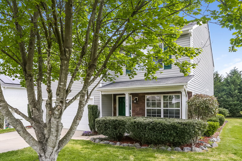 1,920/Mo, 716 Overlook Rd Lowell, NC 28098 Front View 2