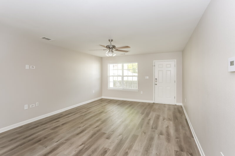 1,920/Mo, 716 Overlook Rd Lowell, NC 28098 Living Room View