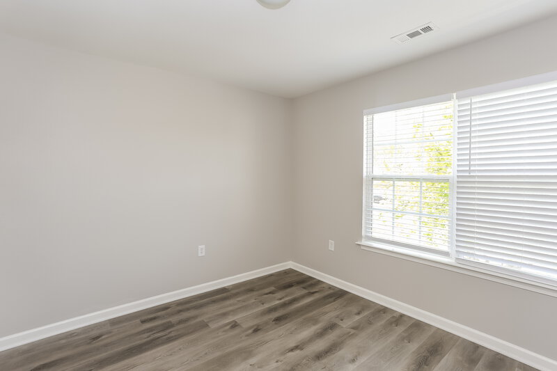 1,920/Mo, 716 Overlook Rd Lowell, NC 28098 Bedroom View 3