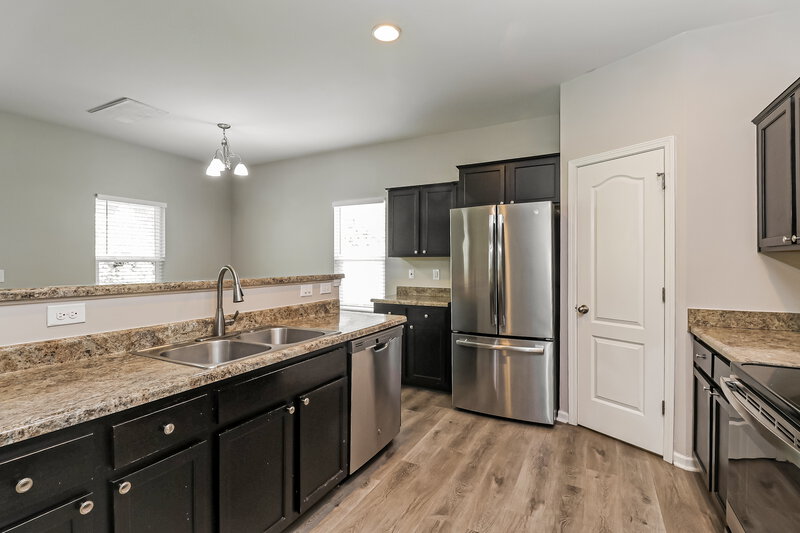 2,080/Mo, 6315 Sydney Mae Charlotte, NC 28262 Kitchen View
