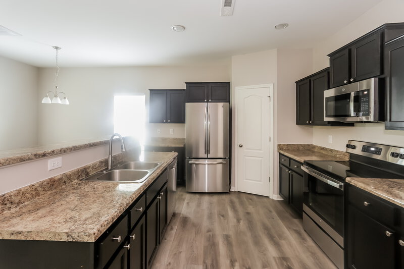 1,915/Mo, 6315 Sydney Mae Charlotte, NC 28262 Kitchen View