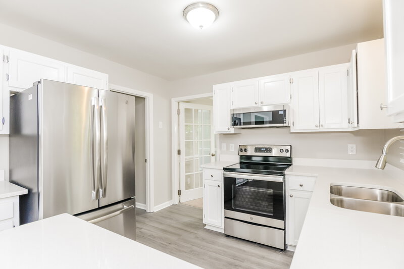 2,340/Mo, 7225 Canyon Dr Charlotte, NC 28262 Kitchen View