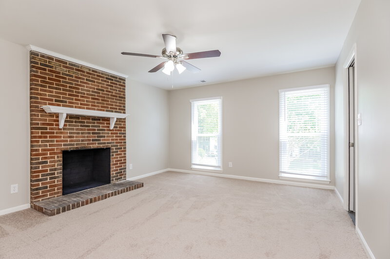 2,340/Mo, 7225 Canyon Dr Charlotte, NC 28262 Family Room View