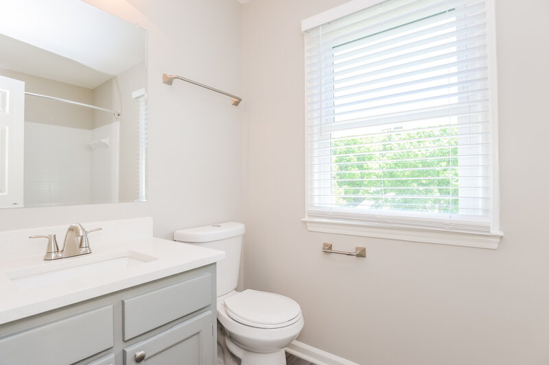 2,340/Mo, 7225 Canyon Dr Charlotte, NC 28262 Bathroom View