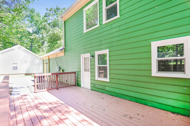 2,340/Mo, 7225 Canyon Dr Charlotte, NC 28262 Deck View