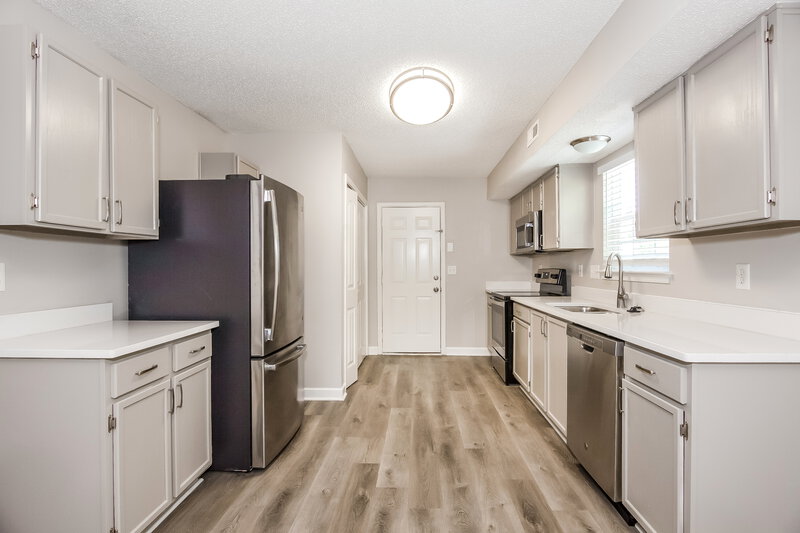 1,910/Mo, 326 Kingville Dr Charlotte, NC 28213 Kitchen View