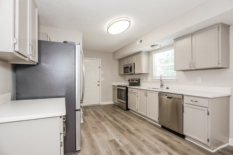 1,910/Mo, 326 Kingville Dr Charlotte, NC 28213 Kitchen View 2