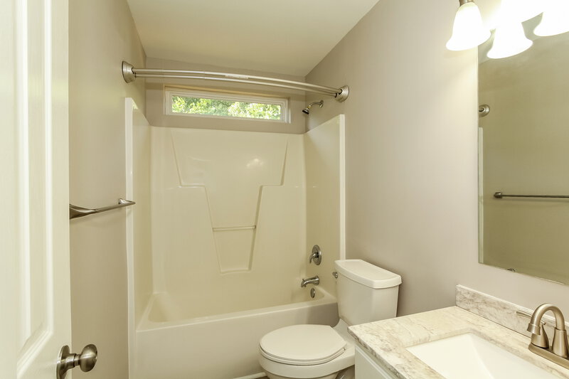 1,890/Mo, 130 Hampshire Dr Mooresville, NC 28115 Bathroom View