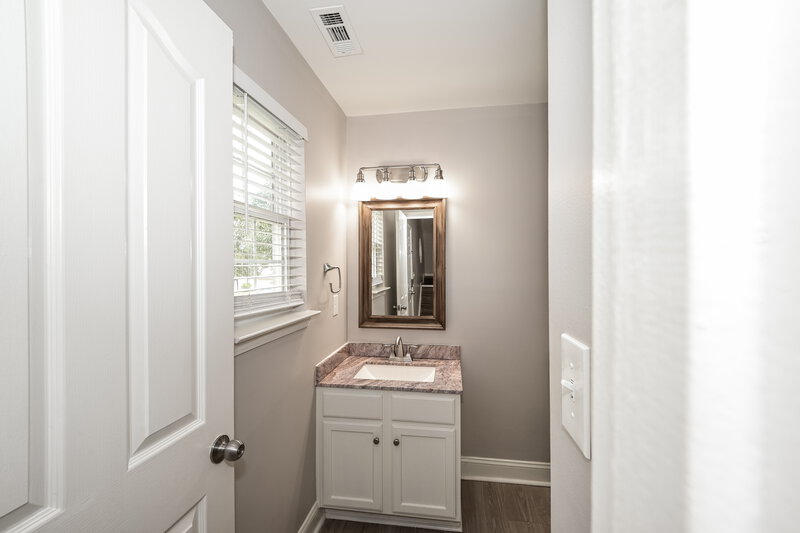 1,980/Mo, 130 Hampshire Dr Mooresville, NC 28115 Bathroom View 2