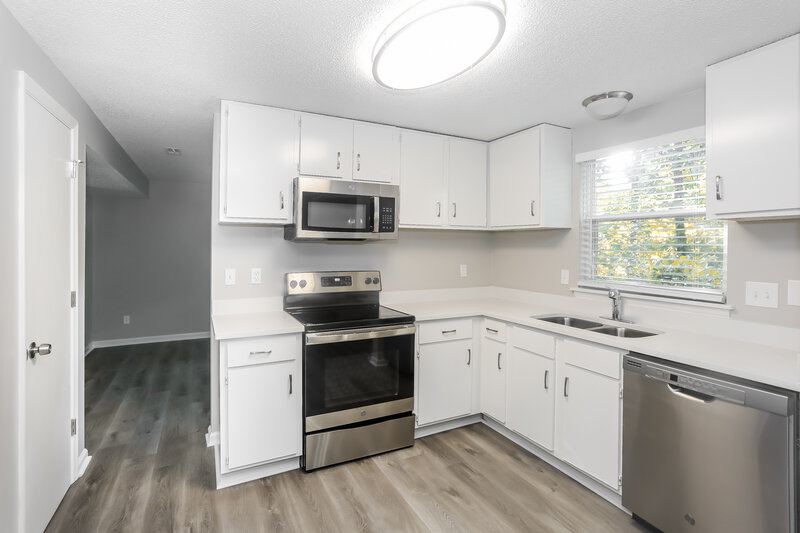 1,825/Mo, 10831 Dungarvon Ct Charlotte, NC 28262 Kitchen View