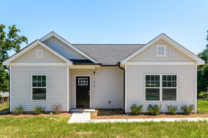 1,690/Mo, 109 McLean St Mount Holly, NC 28120 External View