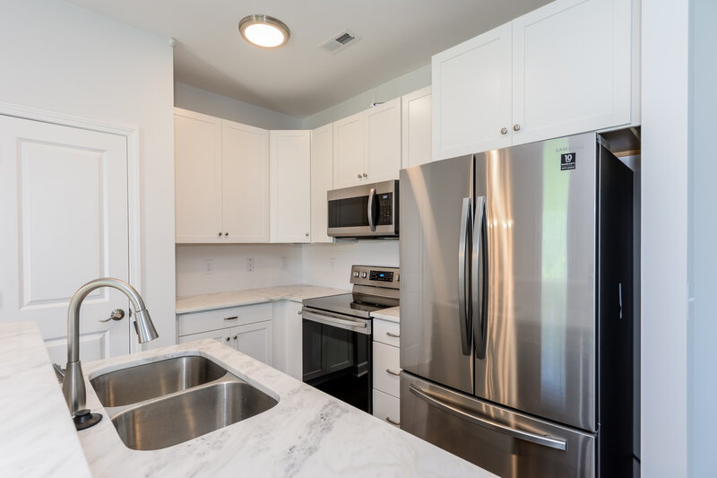 1,690/Mo, 109 McLean St Mount Holly, NC 28120 Kitchen View