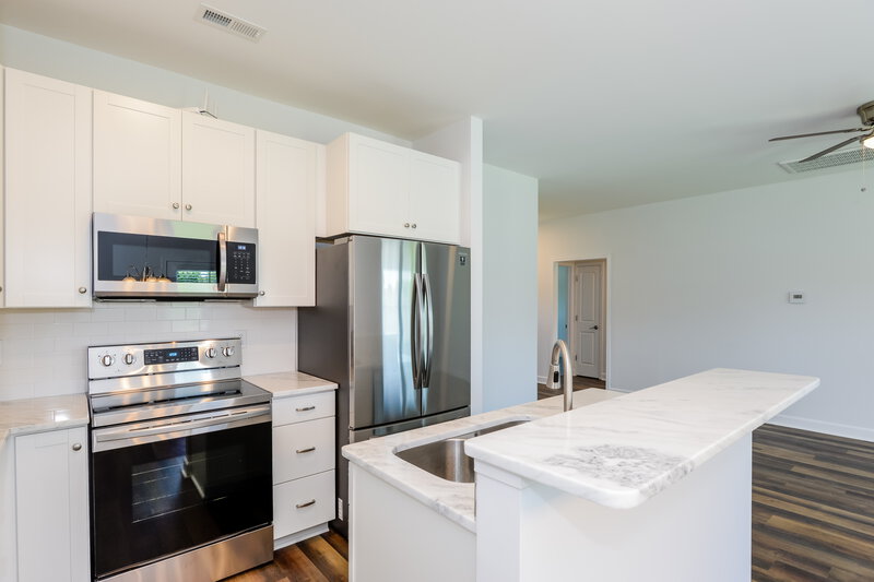 1,690/Mo, 109 McLean St Mount Holly, NC 28120 Kitchen View 2