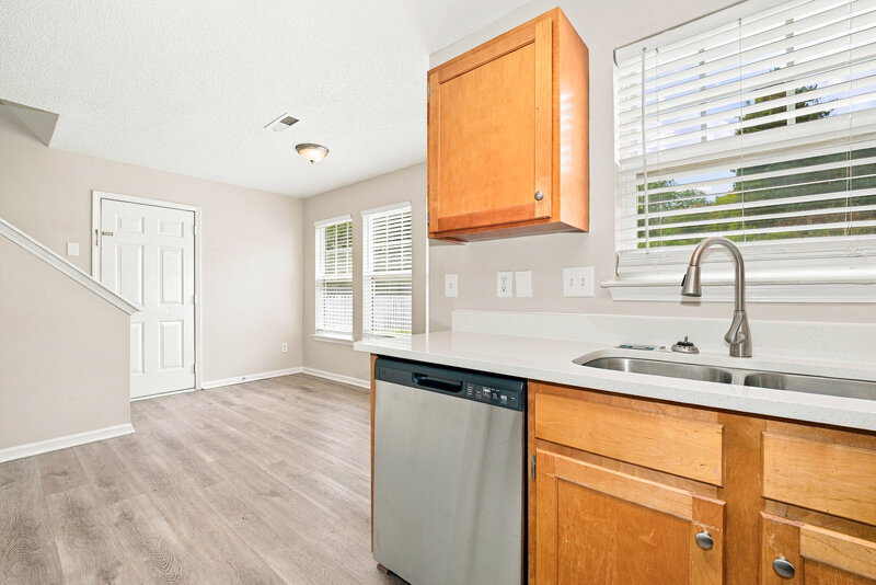 2,060/Mo, 328 Amir Cir Matthews, NC 28105 Kitchen View 2