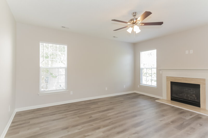 2,325/Mo, 7223 Claiborne Woods Rd Charlotte, NC 28216 Living Room View