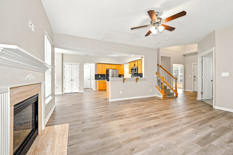2,295/Mo, 7223 Claiborne Woods Rd Charlotte, NC 28216 Living Room View 3