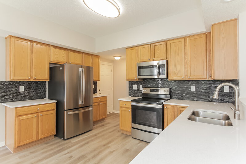 2,325/Mo, 7223 Claiborne Woods Rd Charlotte, NC 28216 Kitchen View