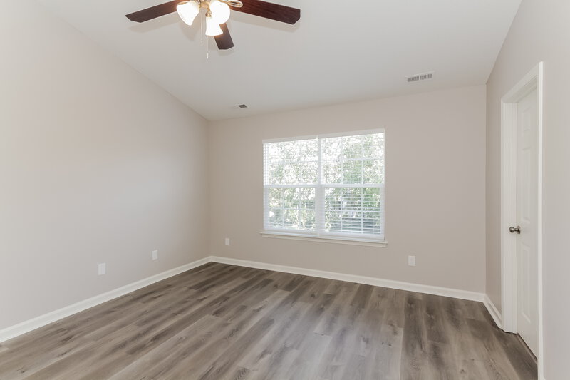 2,325/Mo, 7223 Claiborne Woods Rd Charlotte, NC 28216 Main Bedroom View