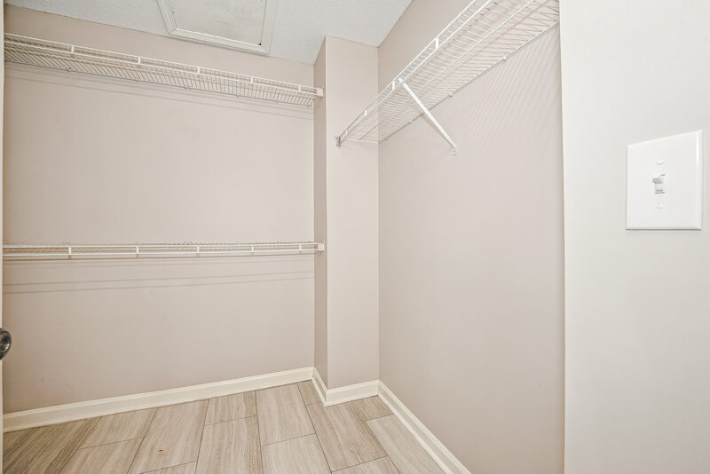 2,295/Mo, 7223 Claiborne Woods Rd Charlotte, NC 28216 Closet View 2