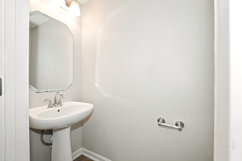 2,295/Mo, 7223 Claiborne Woods Rd Charlotte, NC 28216 Bathroom View