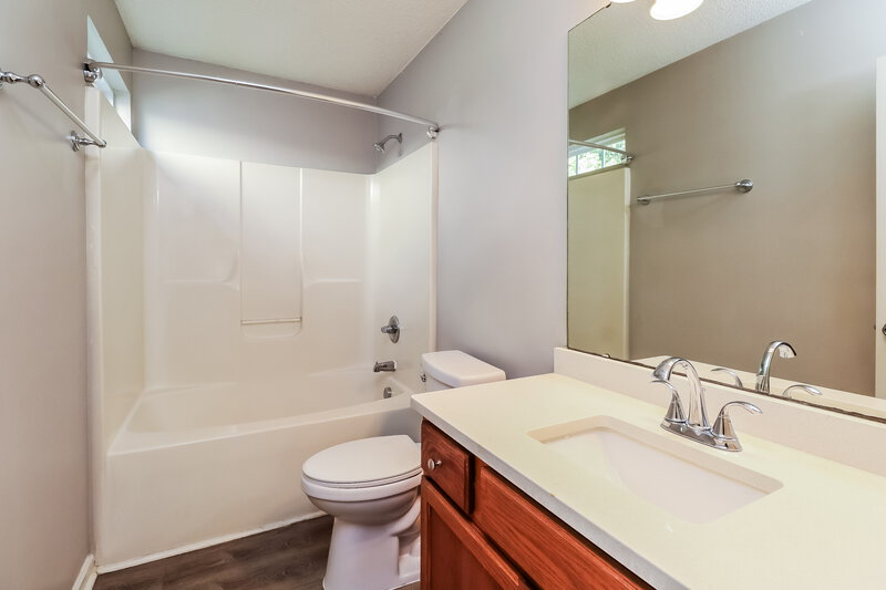 1,825/Mo, 3530 Joel Turner Dr Charlotte, NC 28216 Main Bathroom View