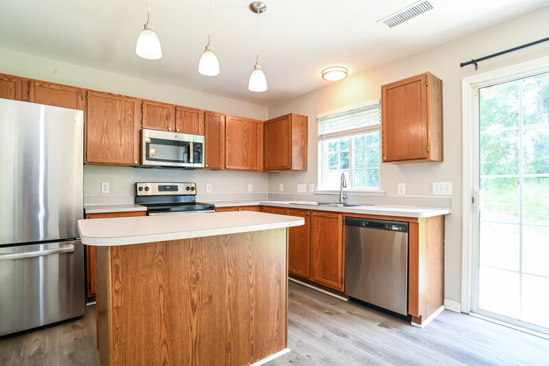 2,150/Mo, 1322 Rumstone Ln Charlotte, NC 28262 Kitchen View