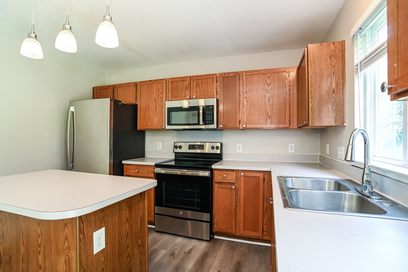 2,150/Mo, 1322 Rumstone Ln Charlotte, NC 28262 Kitchen View 2