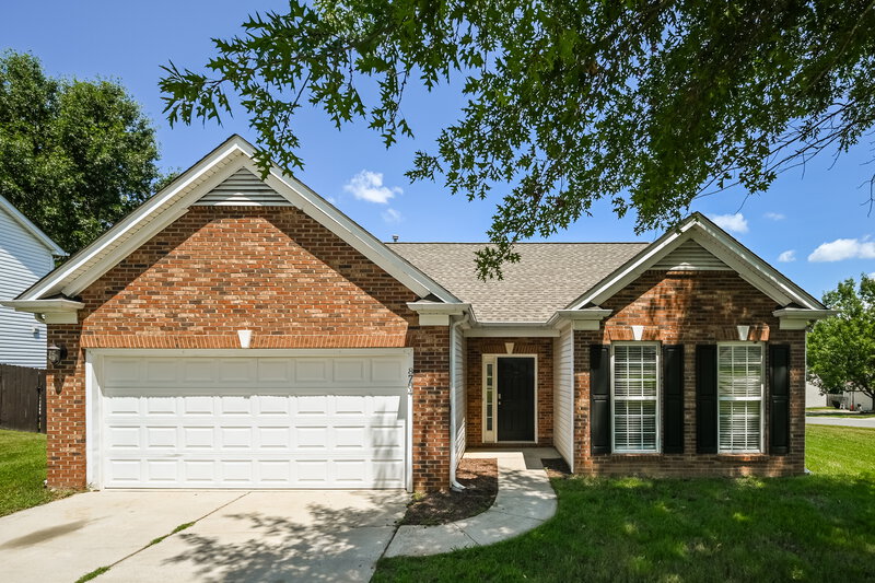 1,870/Mo, 8704 Rozumny Dr Charlotte, NC 28216 External View
