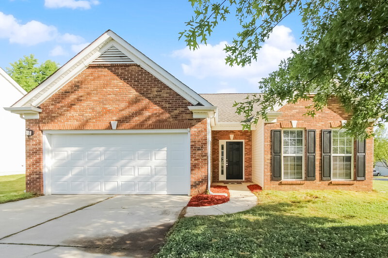 2,680/Mo, 8704 Rozumny Dr Charlotte, NC 28216 Front View