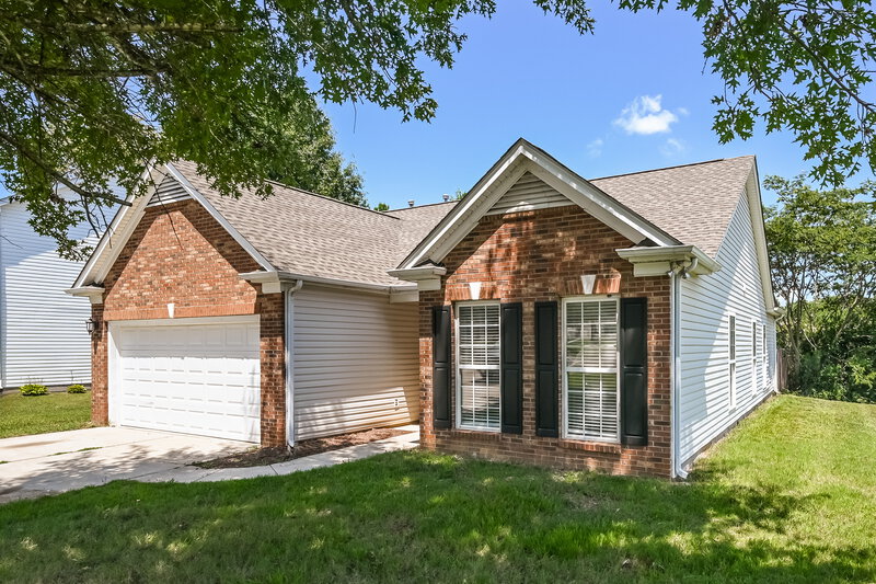 1,870/Mo, 8704 Rozumny Dr Charlotte, NC 28216 Front View