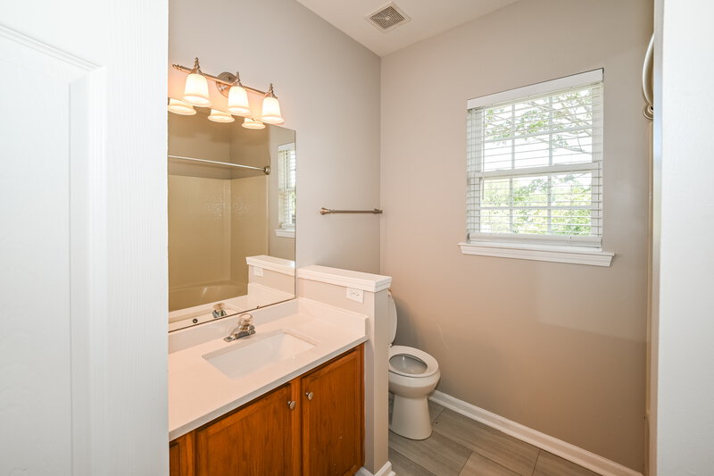 1,870/Mo, 8704 Rozumny Dr Charlotte, NC 28216 Main Bathroom View
