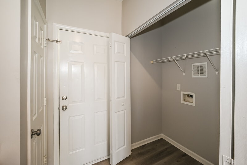 1,870/Mo, 8704 Rozumny Dr Charlotte, NC 28216 Laundry Room View