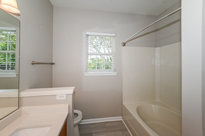 1,870/Mo, 8704 Rozumny Dr Charlotte, NC 28216 Bathroom View