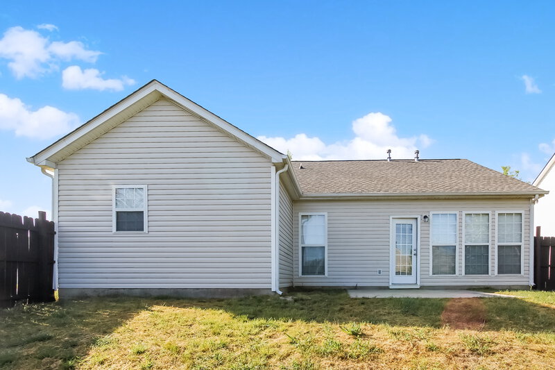 2,680/Mo, 8704 Rozumny Dr Charlotte, NC 28216 Rear View