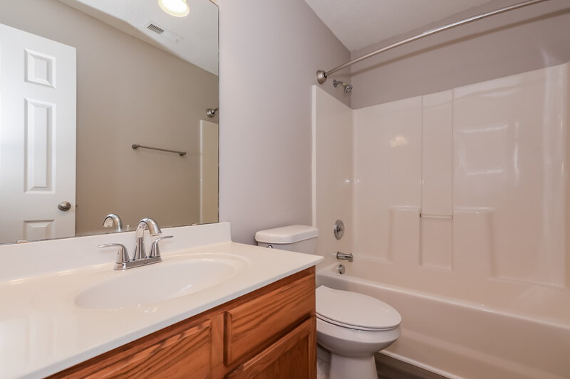 1,790/Mo, 1909 Harrison Park Dr Waxhaw, NC 28173 Bathroom View