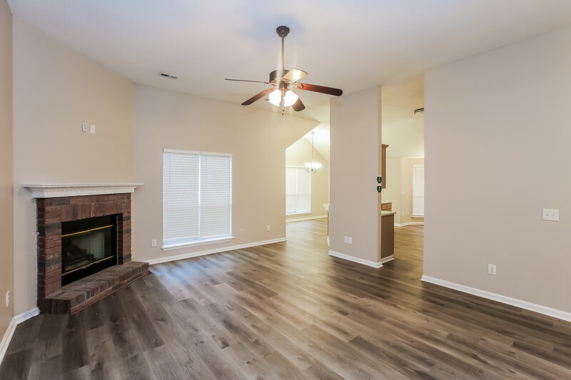 1,850/Mo, 2844 Eagle View Pl NW Concord, NC 28027 Living Room View 2