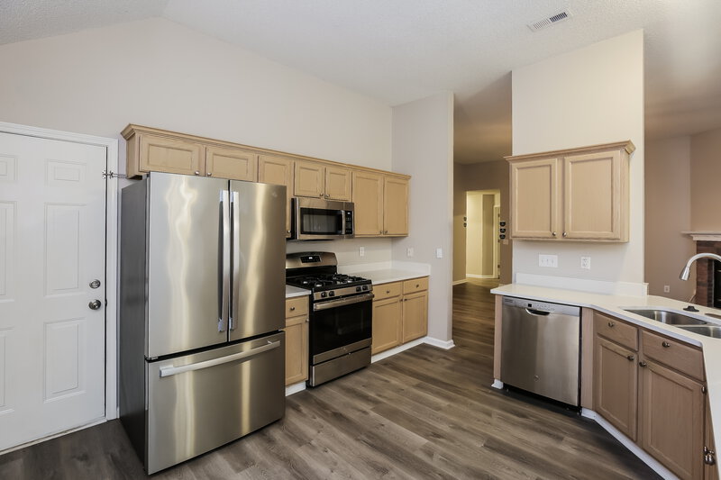 1,850/Mo, 2844 Eagle View Pl NW Concord, NC 28027 Kitchen View