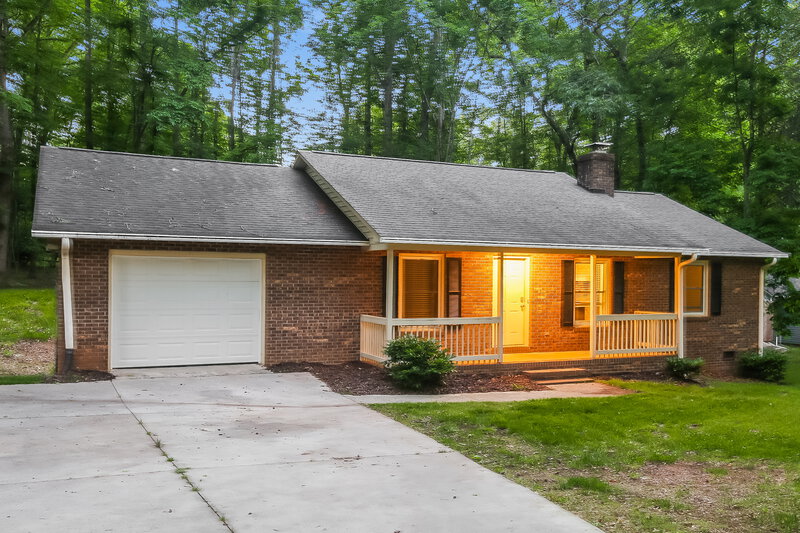 2,880/Mo, 431 Hillcrest Dr Harrisburg, NC 28075 Front View 2