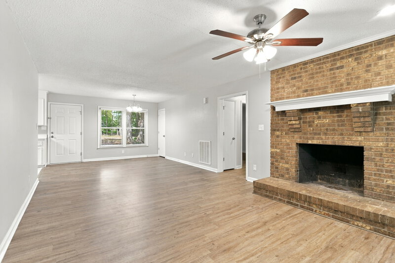 1,995/Mo, 431 Hillcrest Dr Harrisburg, NC 28075 Living Room View 2