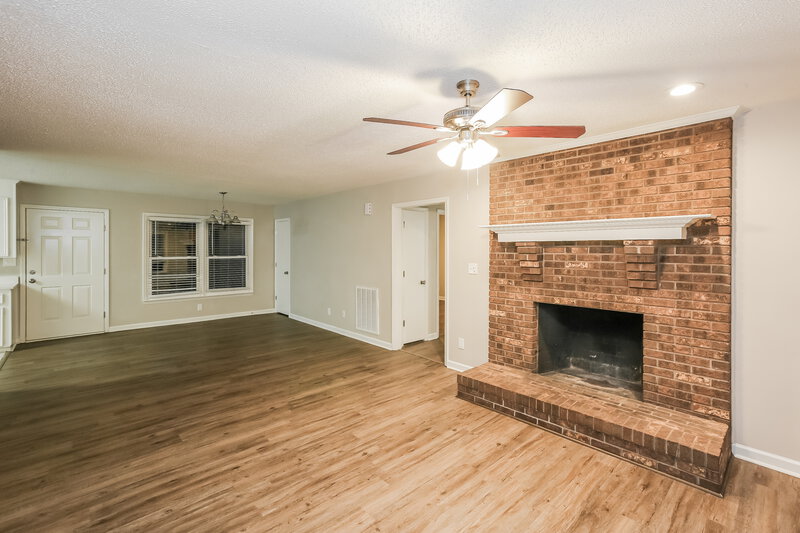 2,880/Mo, 431 Hillcrest Dr Harrisburg, NC 28075 Living Room View
