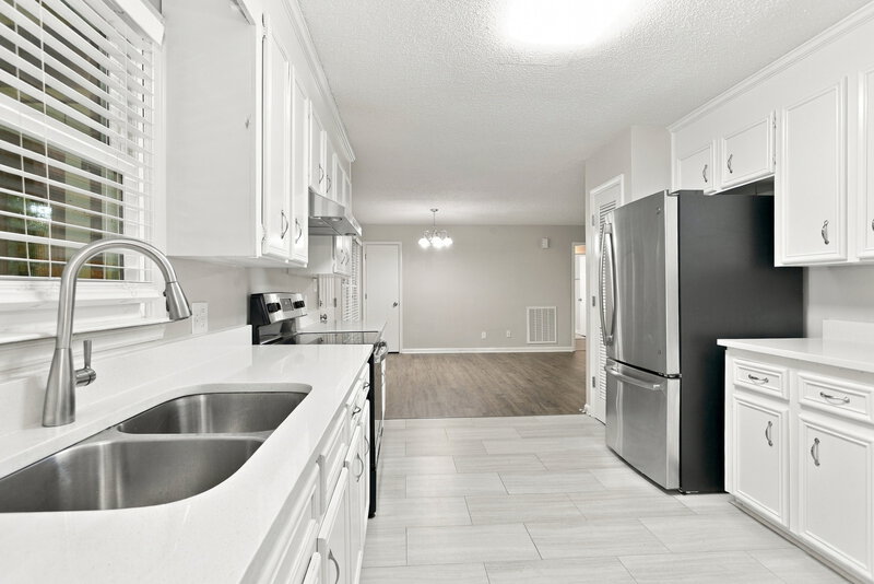 1,995/Mo, 431 Hillcrest Dr Harrisburg, NC 28075 Kitchen View 2