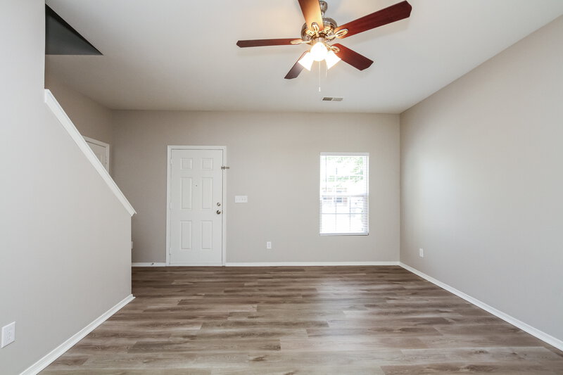 2,230/Mo, 3614 Charterhall Ln Charlotte, NC 28215 Living Room View 2