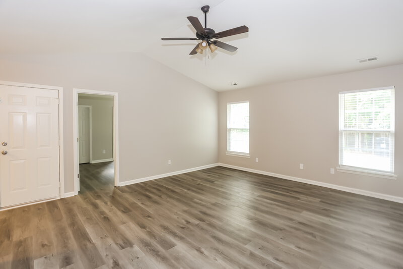 1,820/Mo, 2787 Island Point Dr NW Concord, NC 28027 Living Room View 2