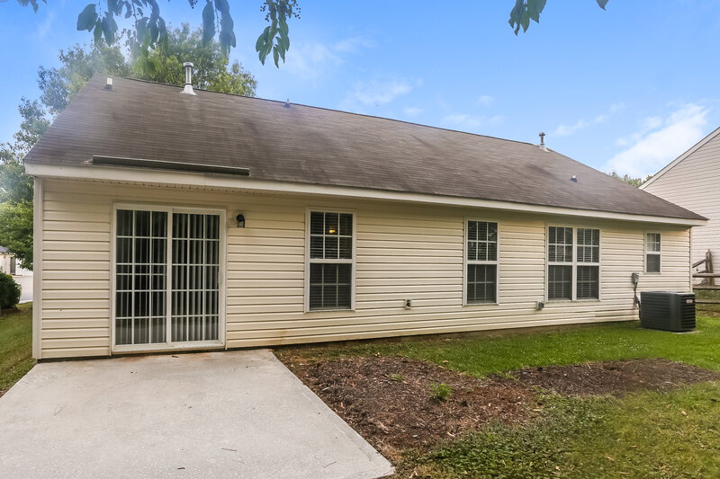 1,820/Mo, 2787 Island Point Dr NW Concord, NC 28027 Rear View