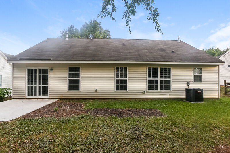 1,820/Mo, 2787 Island Point Dr NW Concord, NC 28027 Rear View 2