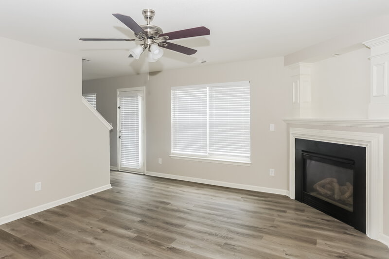 2,500/Mo, 741 Aberdeen Glen Pl Charlotte, NC 28214 Living Room View 2