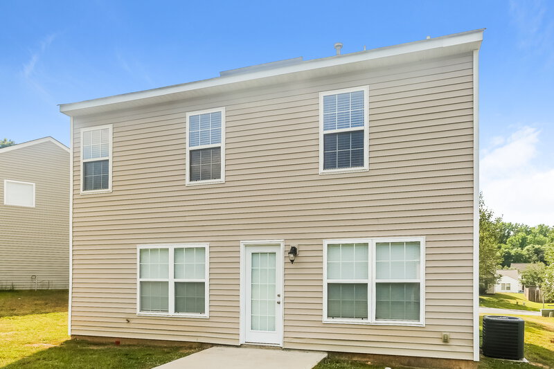 2,500/Mo, 741 Aberdeen Glen Pl Charlotte, NC 28214 Rear View 2