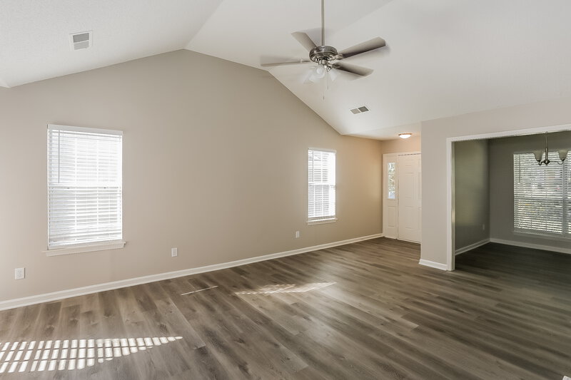2,770/Mo, 10424 Brawley Ln Charlotte, NC 28215 Living Room View